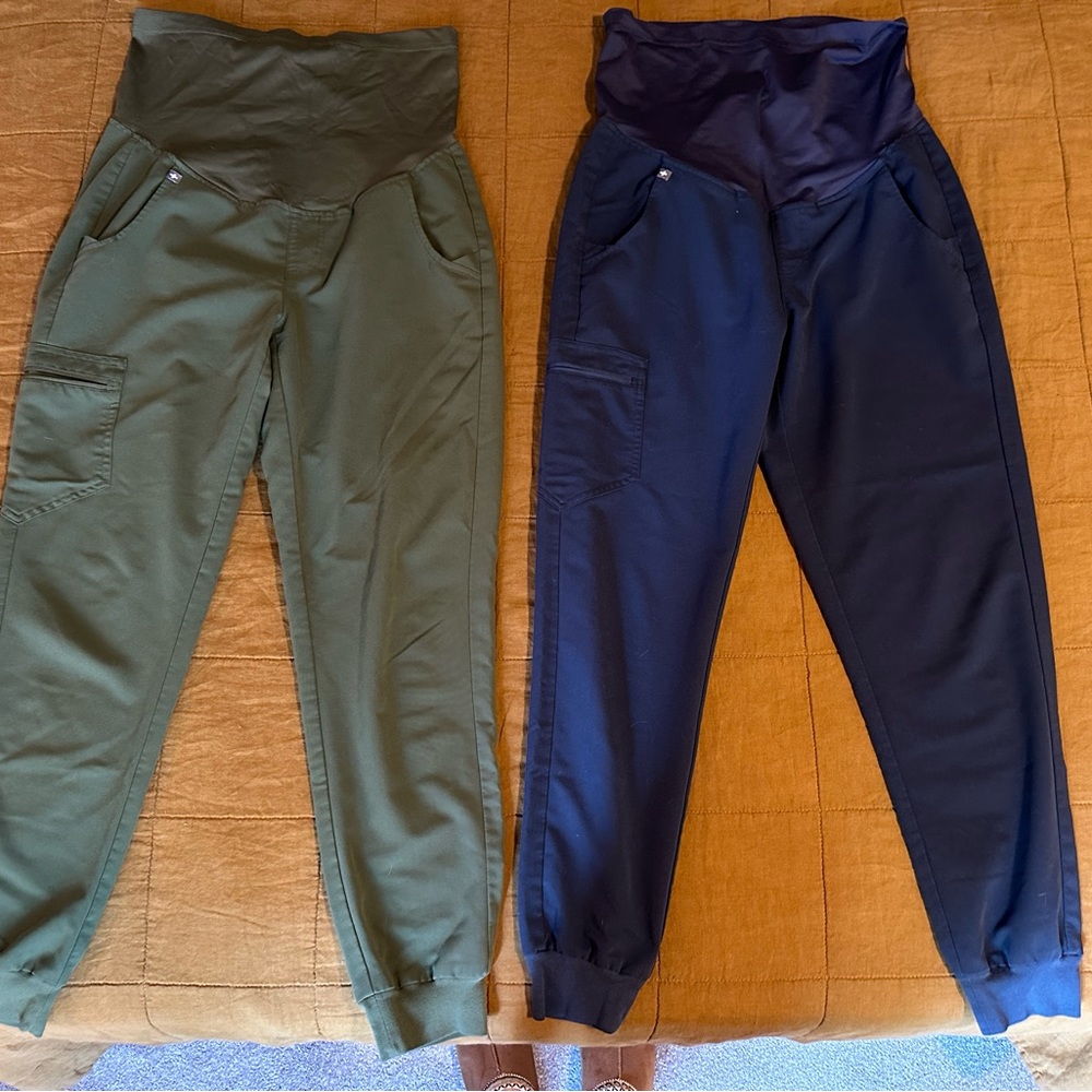 2 pairs Figs maternity jogger scrub pants
